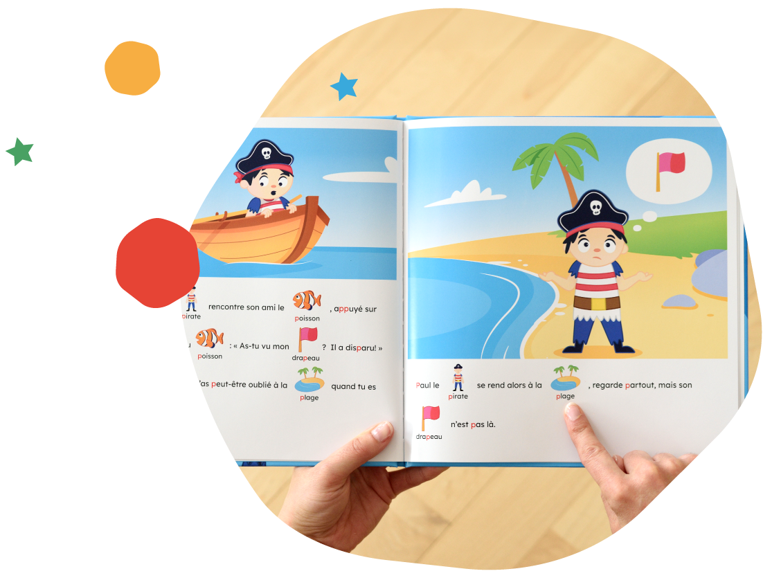 Livre à trous ouvert sur l'histoire de Paul le pirate, le texte parsemé de pictogrammes